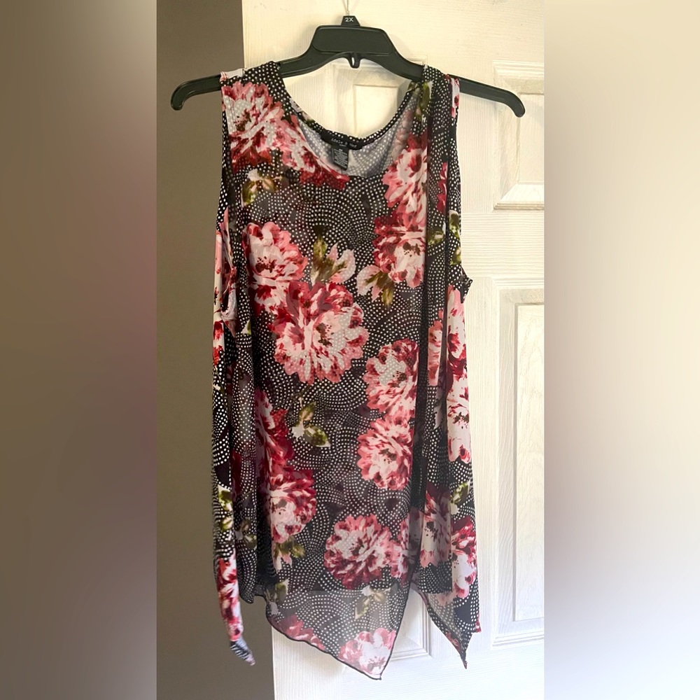 Women blouse. Gently used. Great condition.